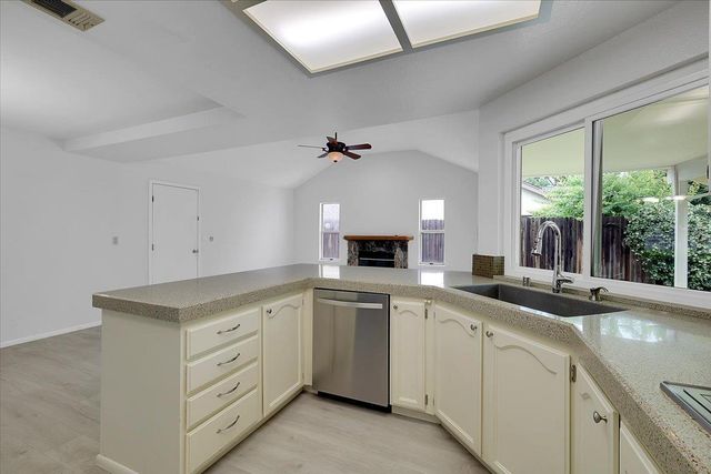 134 Winterstein Dr, Folsom, CA 95630