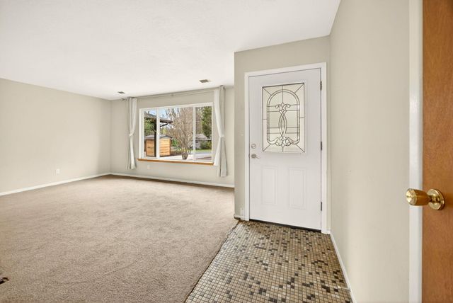 155 Allenwood Drive, Grants Pass, OR 97527