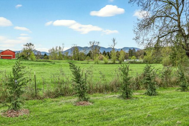 155 Allenwood Drive, Grants Pass, OR 97527
