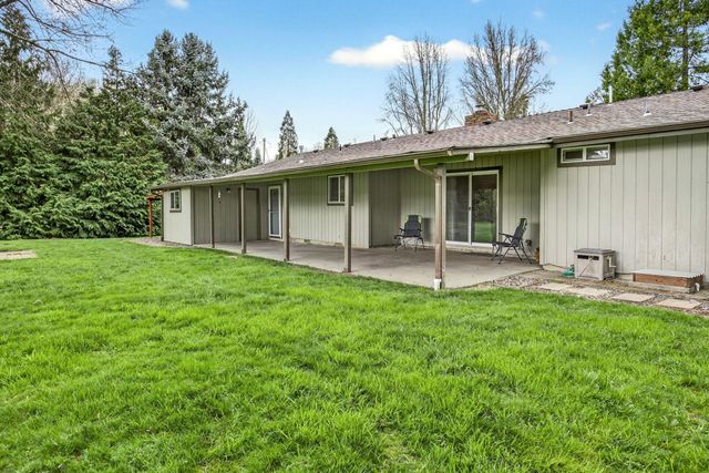 155 Allenwood Drive, Grants Pass, OR 97527