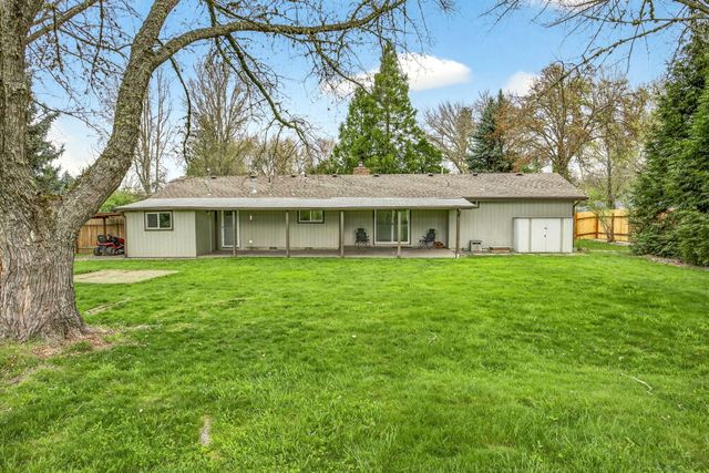 155 Allenwood Drive, Grants Pass, OR 97527