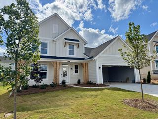 670 Crystal Lake Parkway, Hoschton, GA 30548