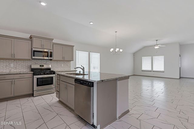 1044 Summer Night Place, El Paso, TX 79928