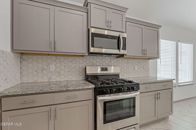 1044 Summer Night Place, El Paso, TX 79928