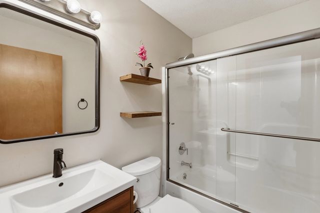 9804 La Mesa Drive, Fort Wayne, IN 46825