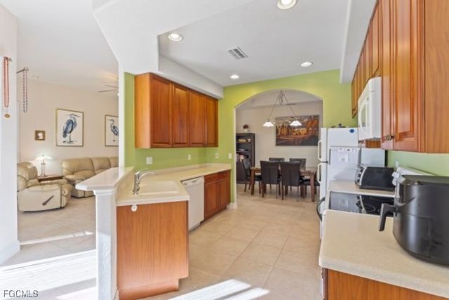 6021 Jonathans Bay CIR 101, Fort Myers, FL 33908