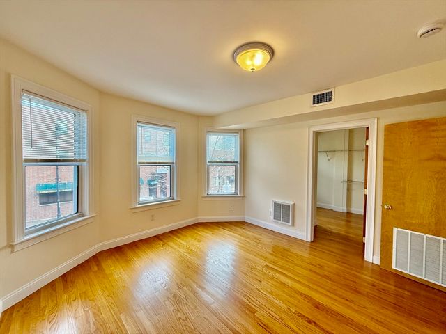 724 Cambridge St 2, Cambridge, MA 02141