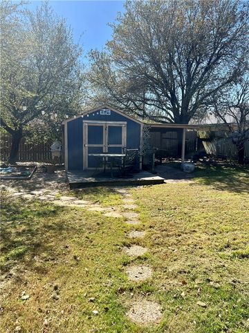 2901 Burning Tree Court, Bryan, TX 77802