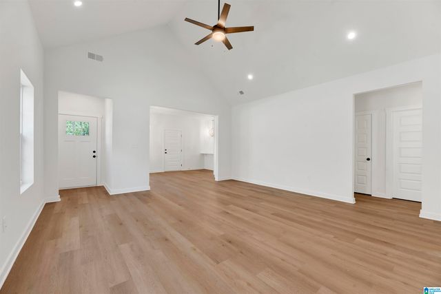 4796 LONGMEADOW DRIVE, Bessemer, AL 35022