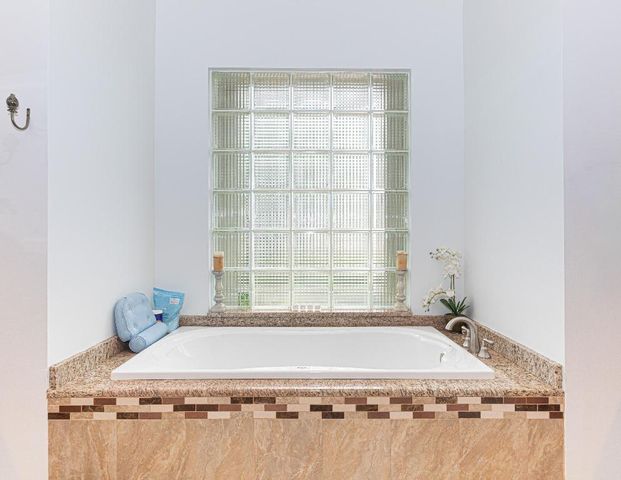 1811 Waldorf Drive, Royal Palm Beach, FL 33411