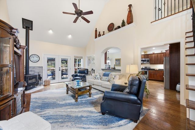 11177 Captains Cove Drive, Soddy Daisy, TN 37379
