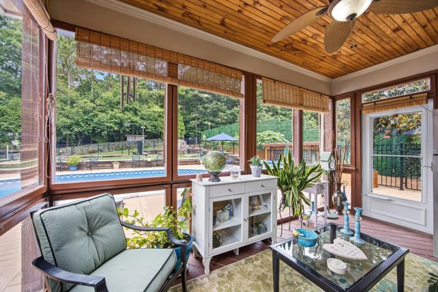 11177 Captains Cove Drive, Soddy Daisy, TN 37379