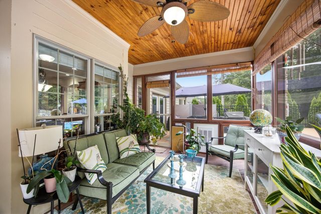 11177 Captains Cove Drive, Soddy Daisy, TN 37379