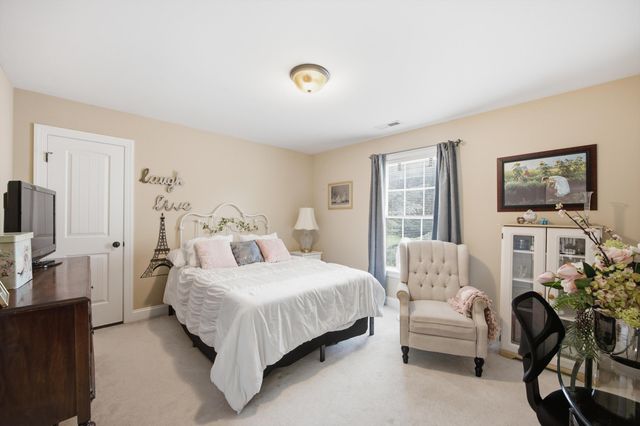 11177 Captains Cove Drive, Soddy Daisy, TN 37379