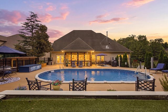 11177 Captains Cove Drive, Soddy Daisy, TN 37379