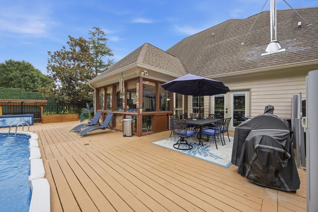 11177 Captains Cove Drive, Soddy Daisy, TN 37379
