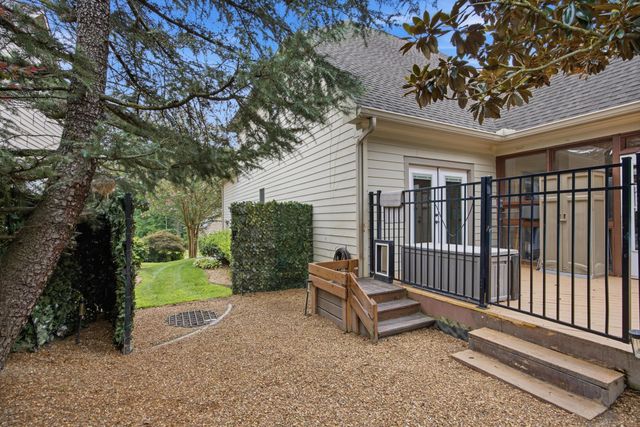 11177 Captains Cove Drive, Soddy Daisy, TN 37379
