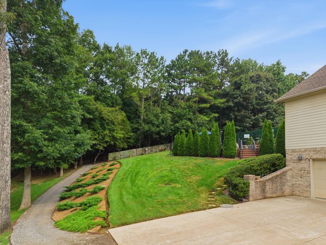 11177 Captains Cove Drive, Soddy Daisy, TN 37379