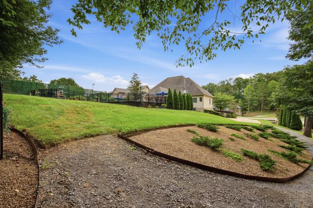 11177 Captains Cove Drive, Soddy Daisy, TN 37379