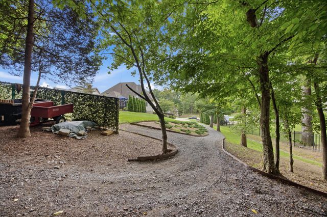 11177 Captains Cove Drive, Soddy Daisy, TN 37379