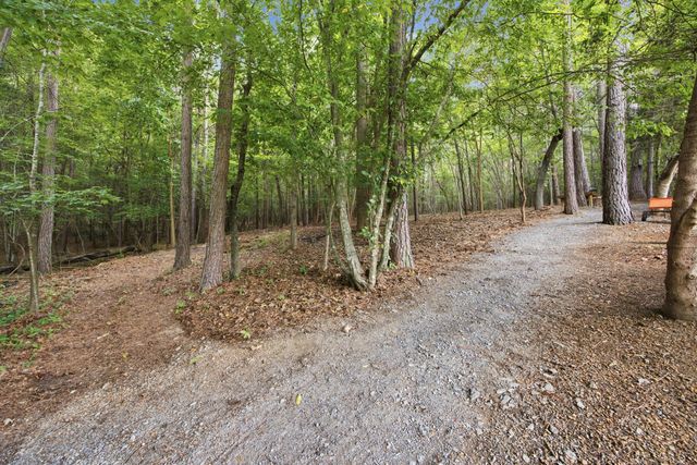 11177 Captains Cove Drive, Soddy Daisy, TN 37379