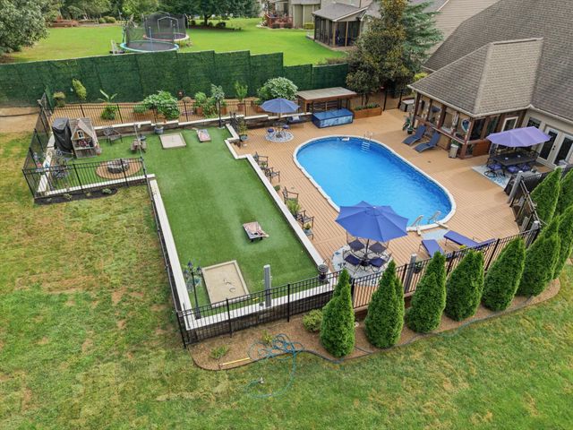 11177 Captains Cove Drive, Soddy Daisy, TN 37379