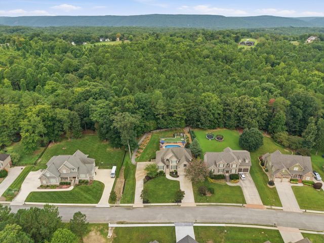 11177 Captains Cove Drive, Soddy Daisy, TN 37379