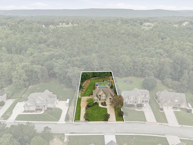 11177 Captains Cove Drive, Soddy Daisy, TN 37379