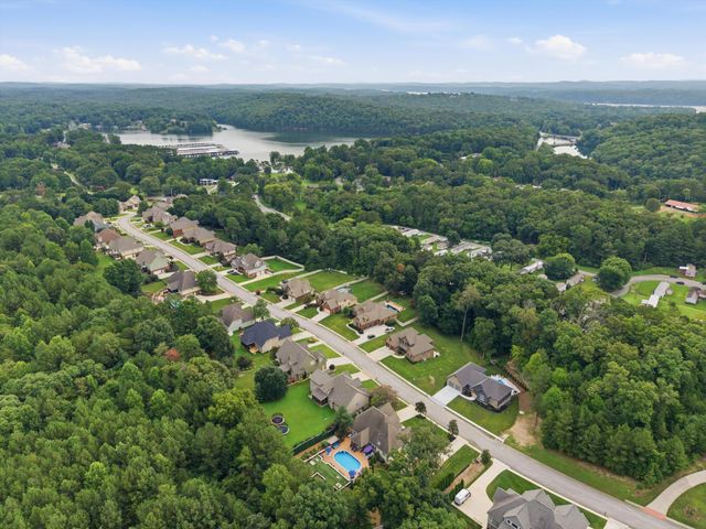11177 Captains Cove Drive, Soddy Daisy, TN 37379