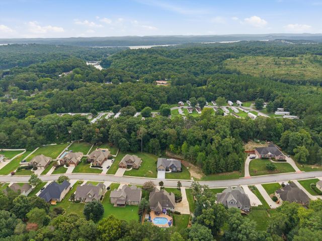 11177 Captains Cove Drive, Soddy Daisy, TN 37379