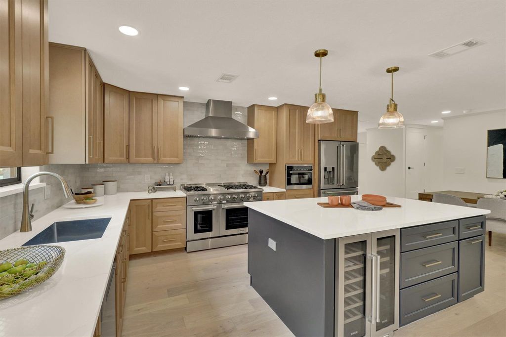 2713 Cascade DR, Austin, TX 78757