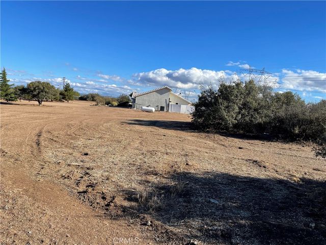 8354 White Road, Phelan, CA 92371