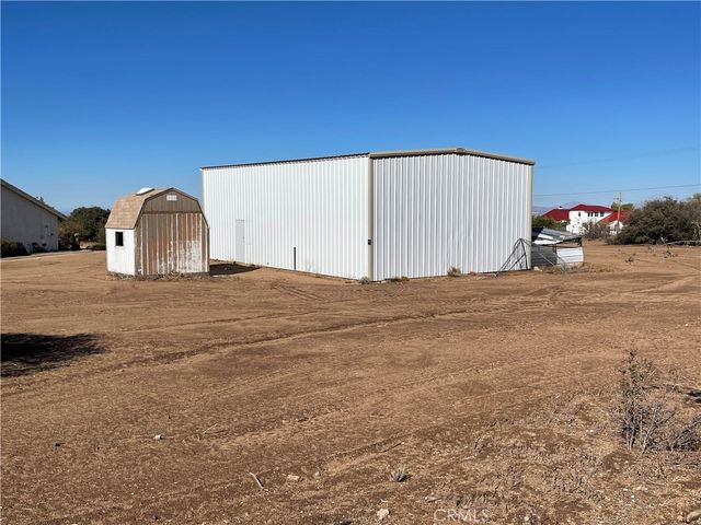 8354 White Road, Phelan, CA 92371