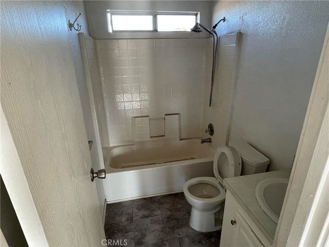 8354 White Road, Phelan, CA 92371