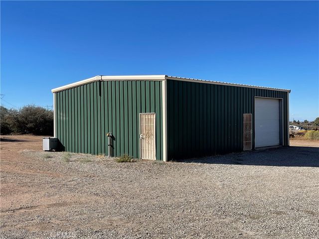 8354 White Road, Phelan, CA 92371