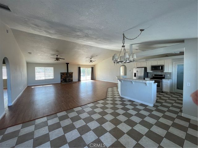 8354 White Road, Phelan, CA 92371