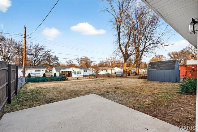 19 Marquette Drive, Florissant, MO 63031