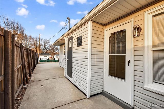 19 Marquette Drive, Florissant, MO 63031