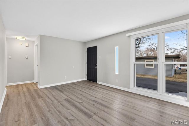 19 Marquette Drive, Florissant, MO 63031