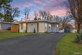 19 Marquette Drive, Florissant, MO 63031