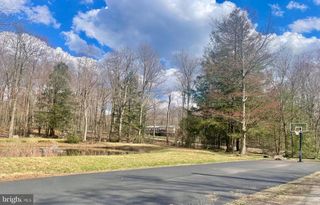 16 WAR DANCE PATH, Gouldsboro, PA 18424