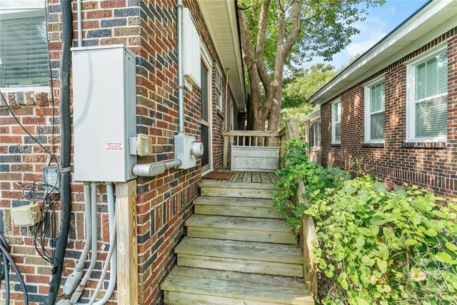 220 E 53rd Street, Savannah, GA 31405