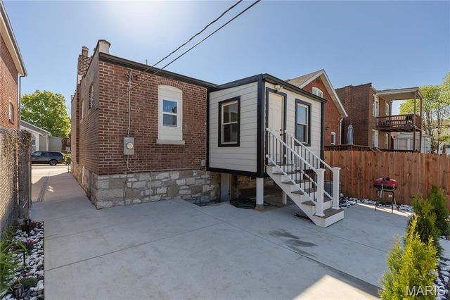 5425 Bates Street, St Louis, MO 63116