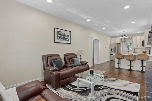 5425 Bates Street, St Louis, MO 63116