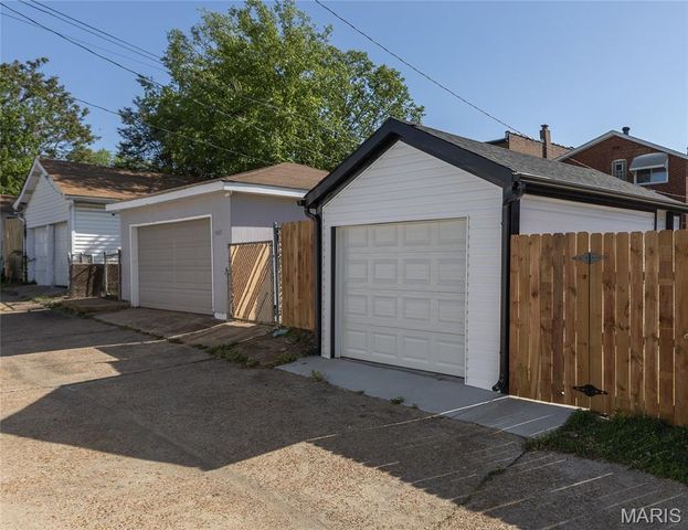 5425 Bates Street, St Louis, MO 63116