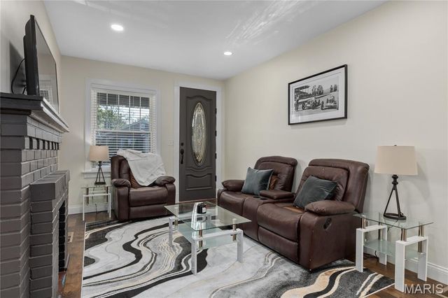 5425 Bates Street, St Louis, MO 63116
