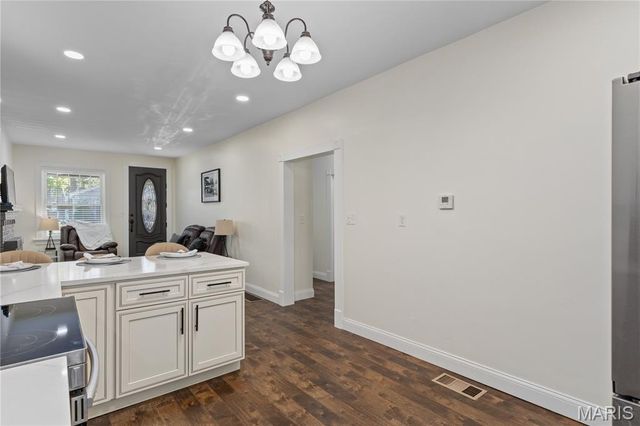5425 Bates Street, St Louis, MO 63116