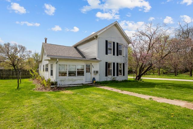 800 Main Avenue, Cordova, IL 61242