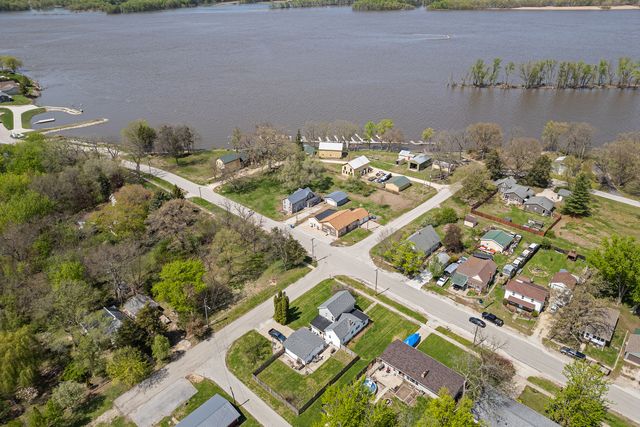 800 Main Avenue, Cordova, IL 61242