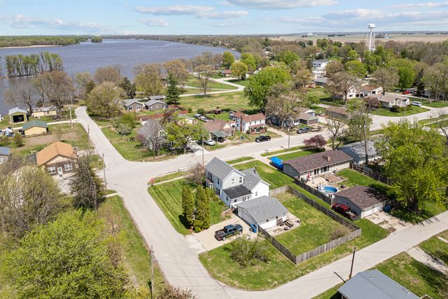 800 Main Avenue, Cordova, IL 61242